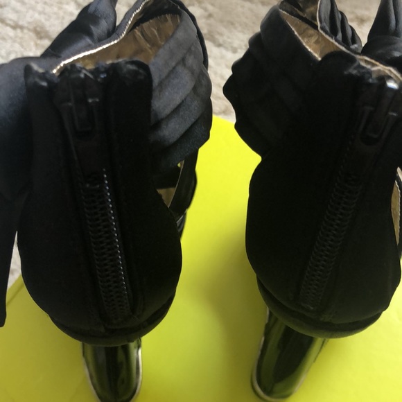 Heels - Picture 5 of 8